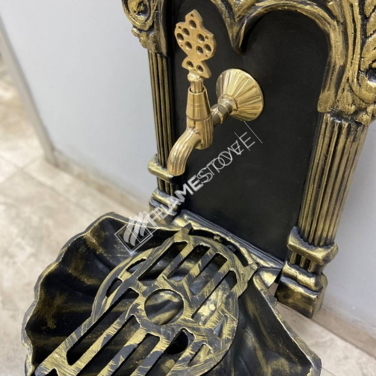 Flame Stove FS-905 Mussels Gold Aluminum Garden Fountain - Sparkly Aesthetics and elegant exterior!