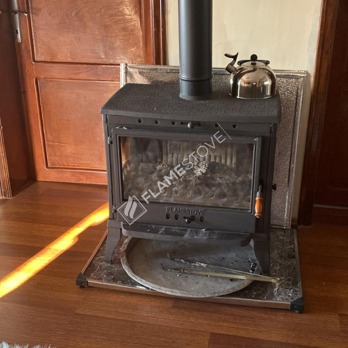 High Efficiency Cast Wood & Coal Stove - Retro Lux Double Combustion System