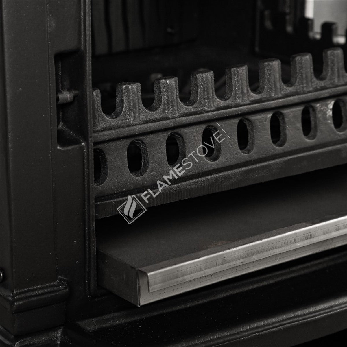 Wood Stove With Cast Side Cover Ultra Sirius Reservoir