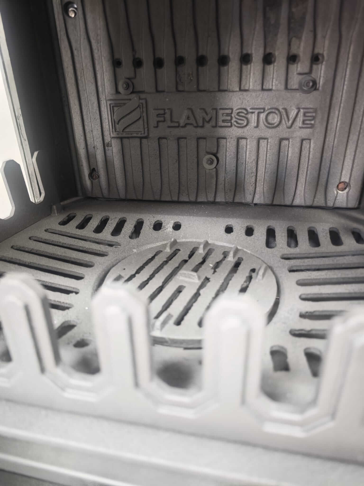 FS-071YK Flame Stove Oven with Cast Iron Stove Sirius Midi Side Door