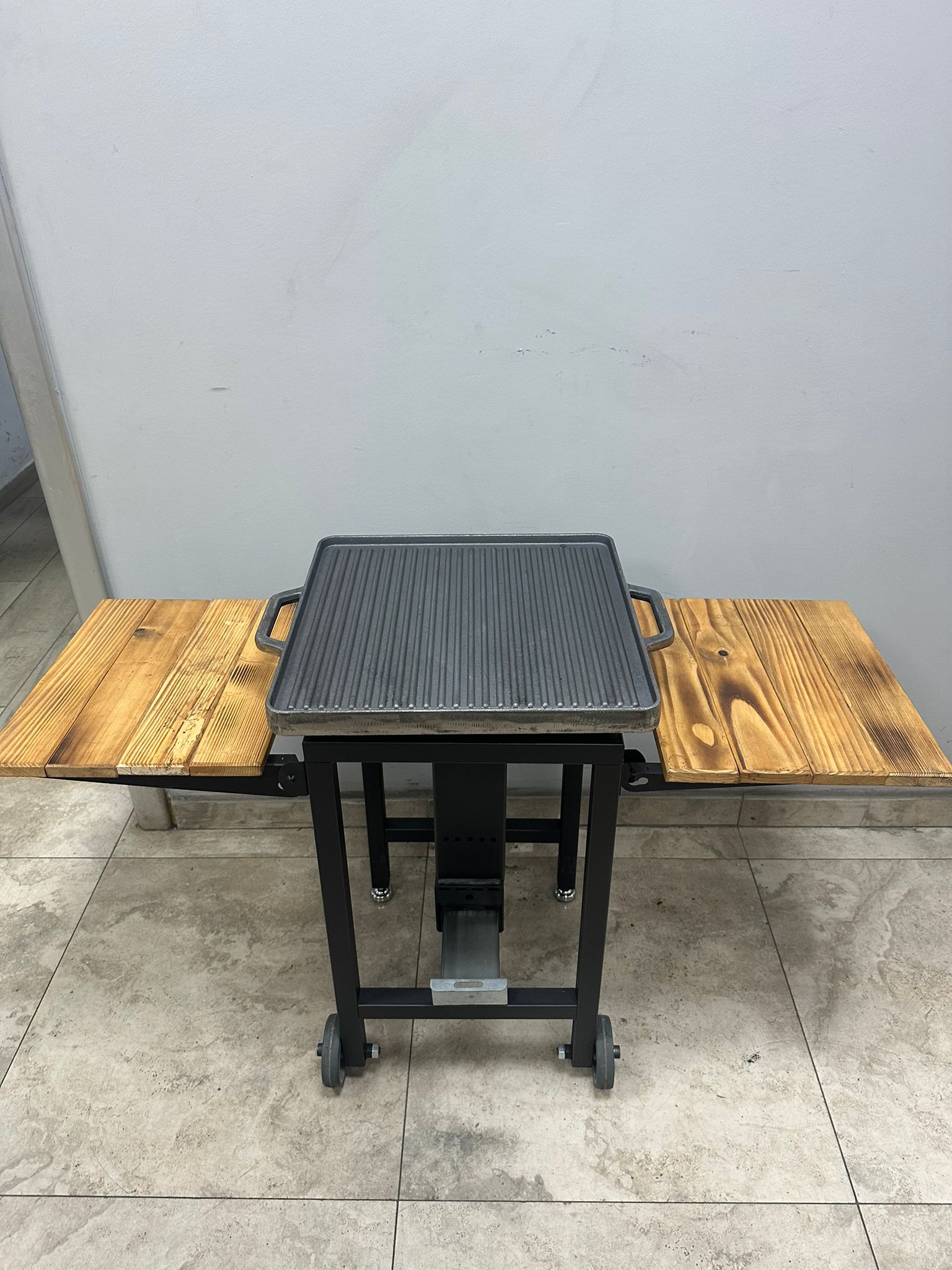 FS-506 Dual Fuel Garden BBQ – Wood & Pellet Burning Outdoor Grill with Side Tables