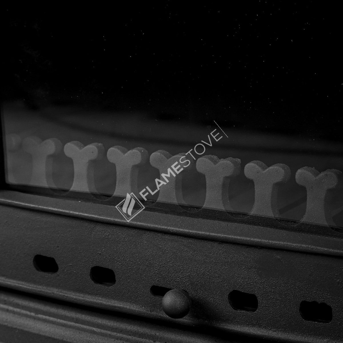 Altar Side Of The Stove With A Lid On Premium Cast Furnaces | High Efficiency Wood & Coal Stove, Double Combustion, Energy Class A