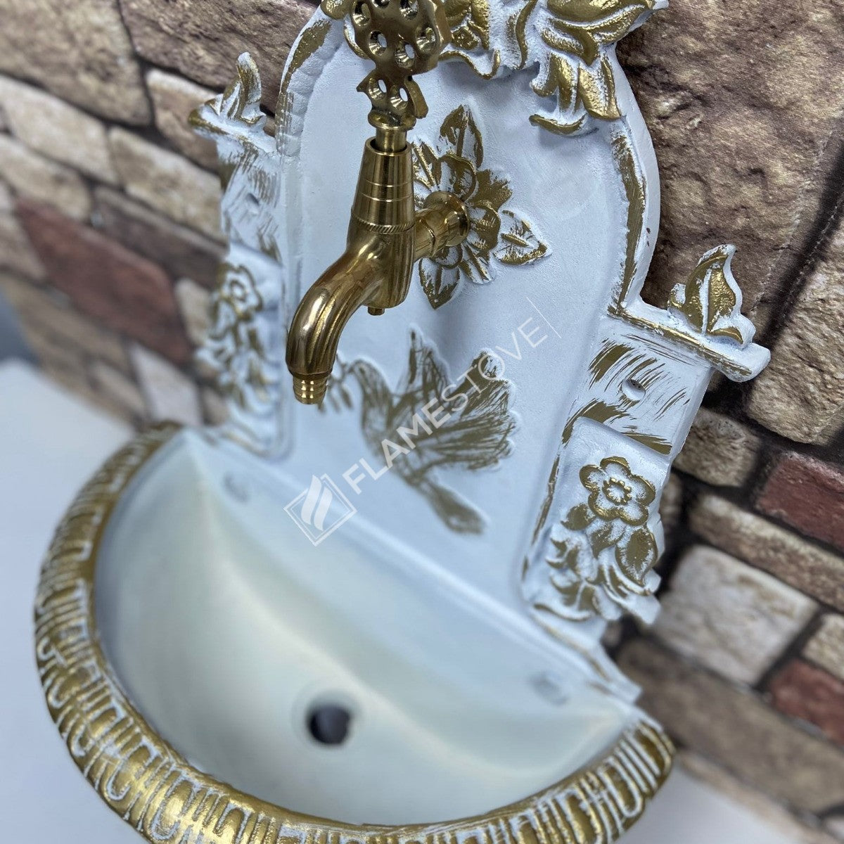 THE LITTLE WHITE ALUMINIUM GARDEN FOUNTAIN WITH THE BIRDS