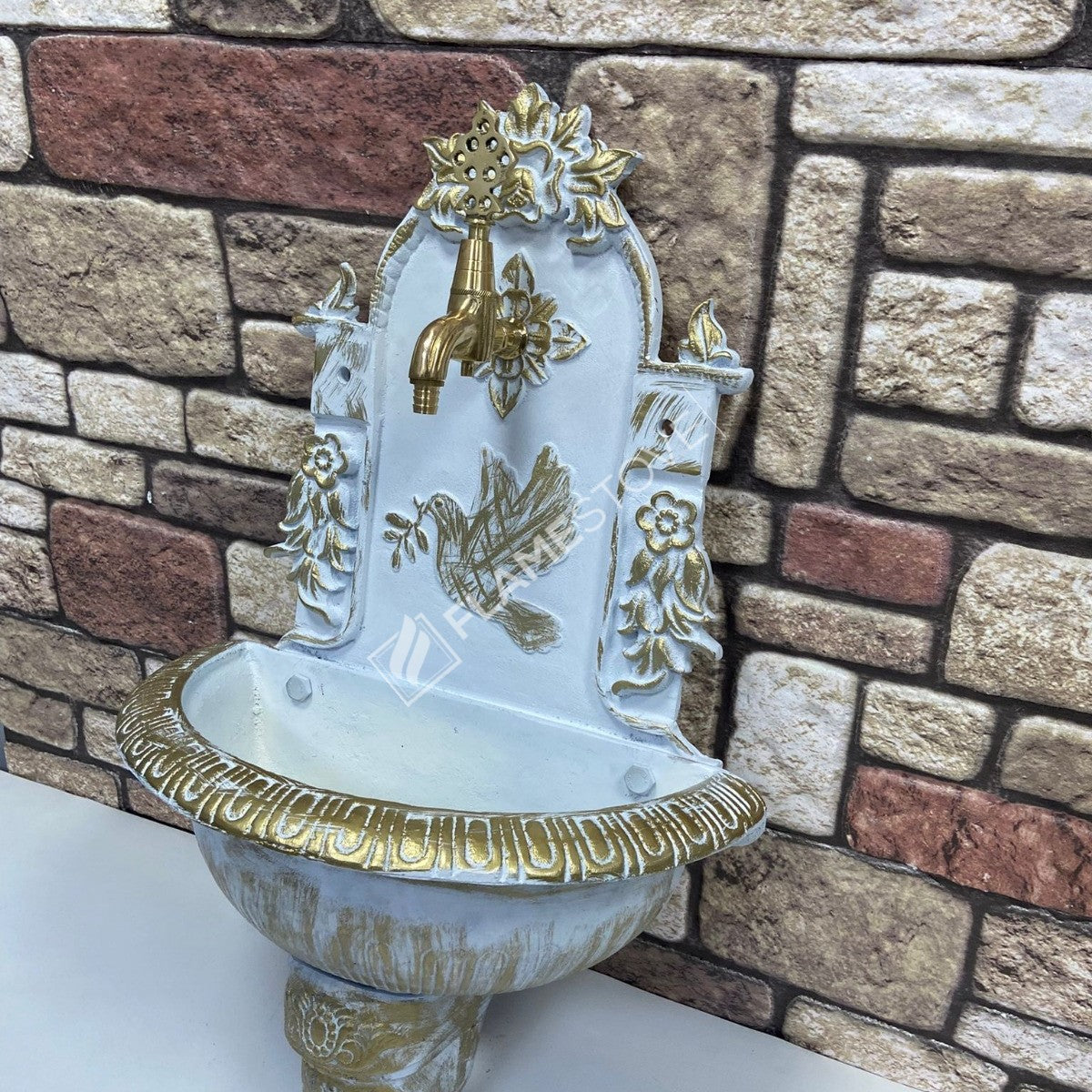 THE LITTLE WHITE ALUMINIUM GARDEN FOUNTAIN WITH THE BIRDS