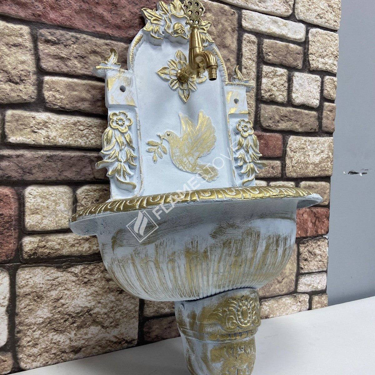 THE LITTLE WHITE ALUMINIUM GARDEN FOUNTAIN WITH THE BIRDS