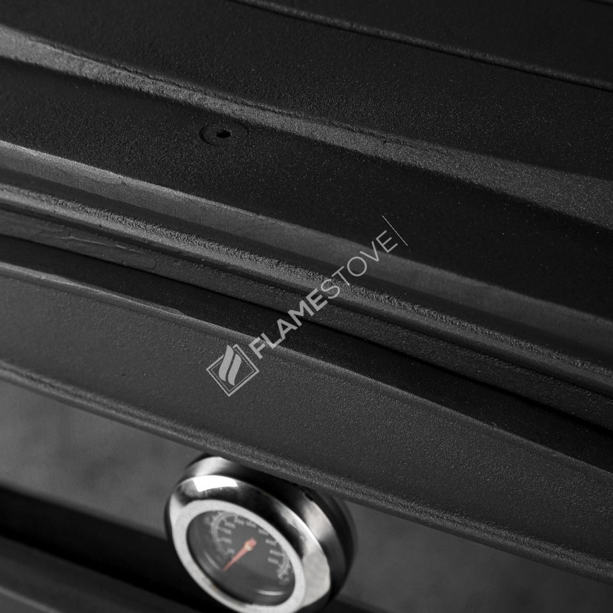 Altar Side Of The Stove With A Lid On Premium Cast Furnaces | High Efficiency Wood & Coal Stove, Double Combustion, Energy Class A